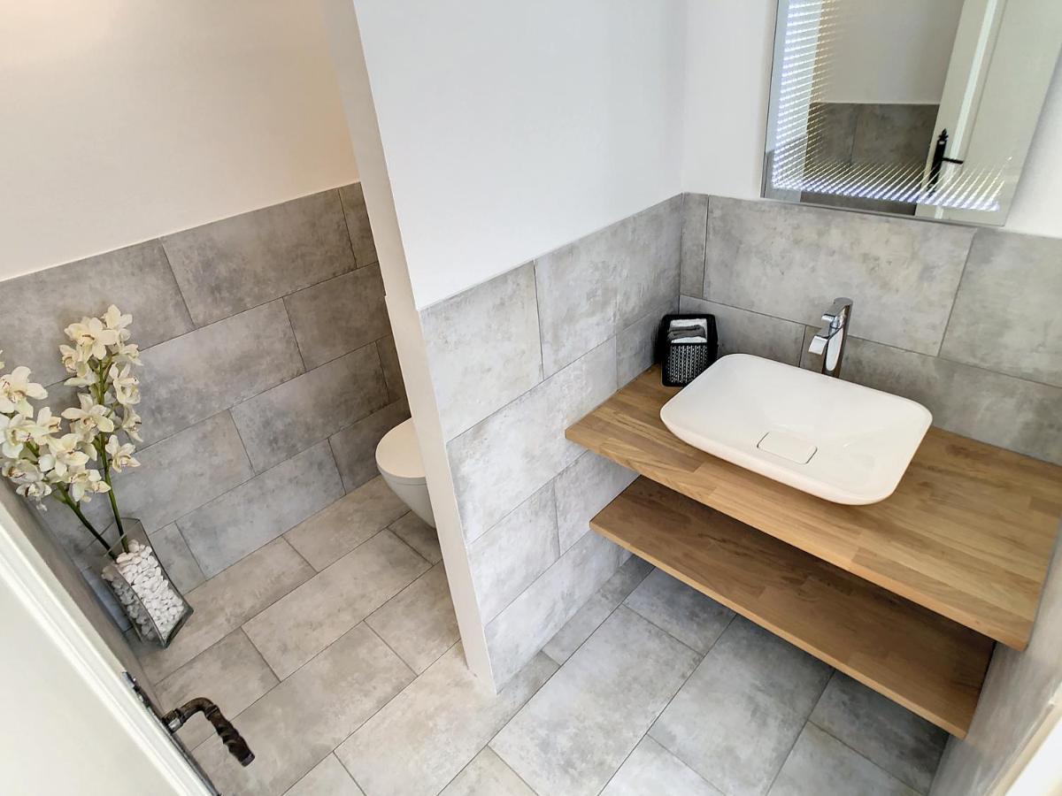 מאנדליה-לה-נאפול 3 Bedrooms Villa Near Cannes - Pool & Jacuzzi - Sea View מראה חיצוני תמונה